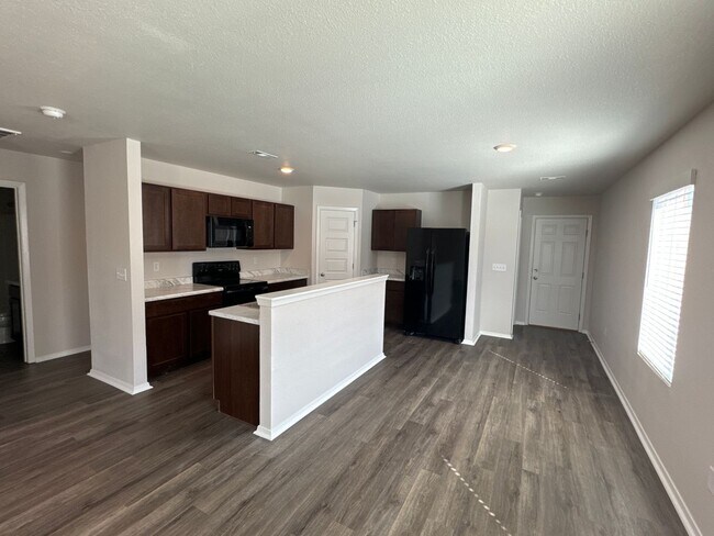 Building Photo - Three Bedroom | Two Bath Home in Barberry ...