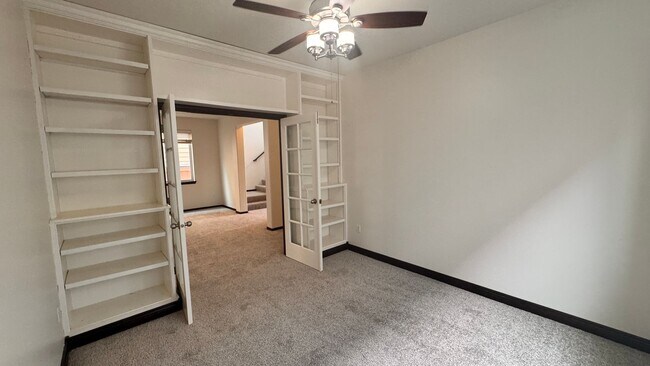 Foto del edificio - FOUR BEDROOM HOME LOCATED IN THE ARBORS AT...