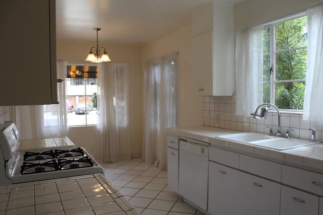 KItchen - 1931 Palmerston Pl