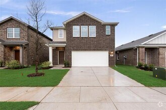 Building Photo - 207 Bradford Dr