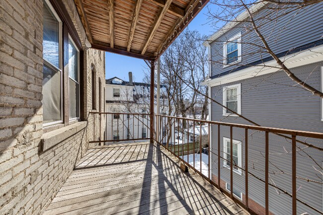 Building Photo - 43 Brackett St