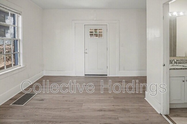 Foto del edificio - 1811 Fairfax Ave