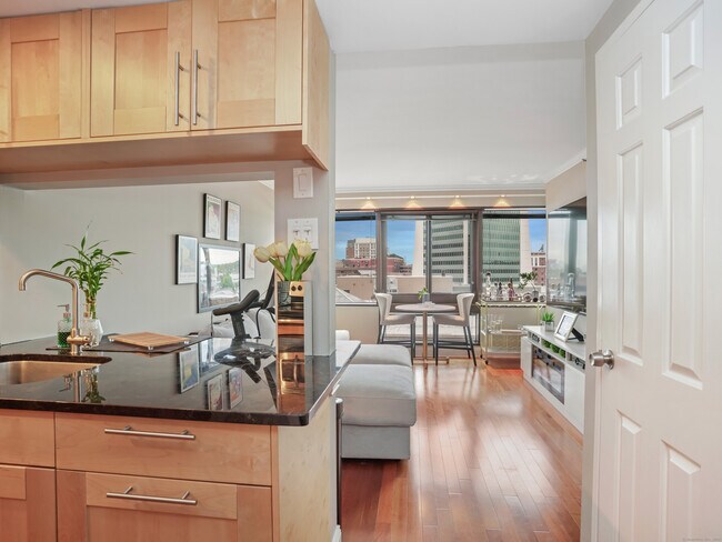 Building Photo - 127 Greyrock Pl
