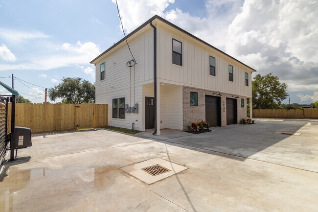 Photo - 5036 Mallow St Townhome
