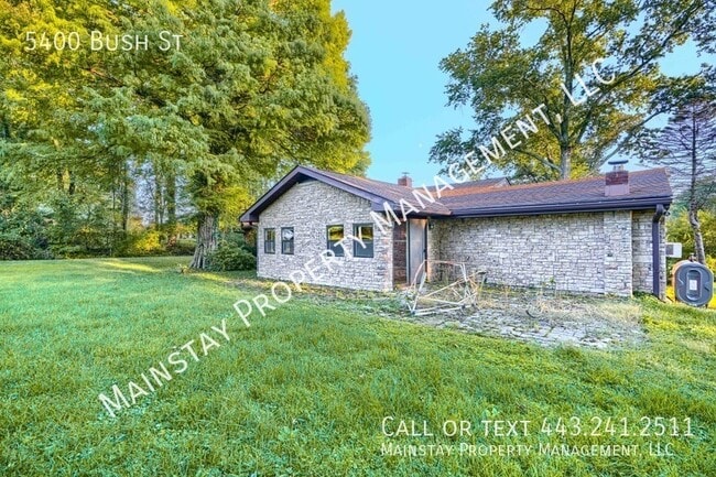 Building Photo - 5400 Bush St