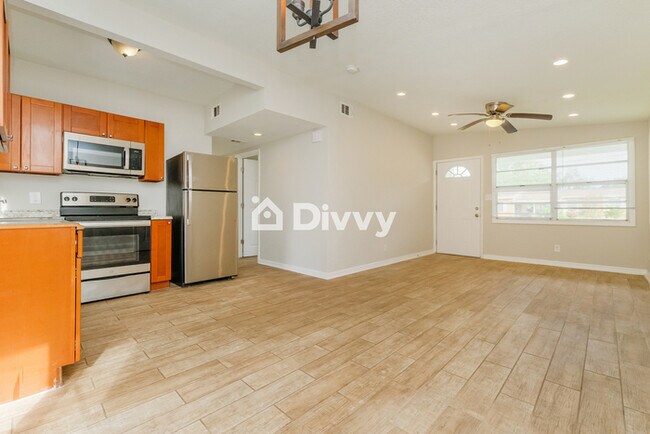 Foto del edificio - 8305 Croton Ave, Tampa, FL 33619