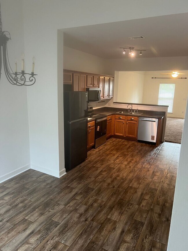 Foto del edificio - Percy Priest Townhouse