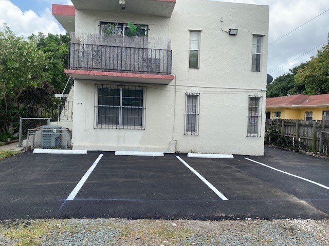Foto del edificio - 1878 NW 24th St