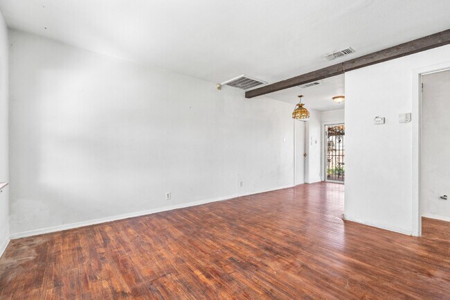 Building Photo - 231 Craigmont Lane, San Antonio, TX 78213