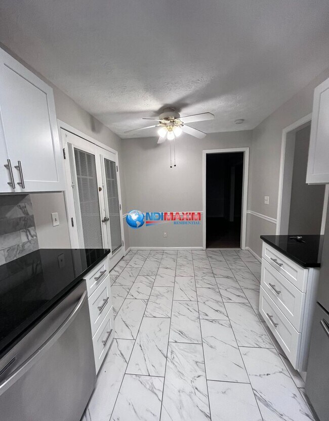 Foto del edificio - COMING SOON! Renovated home in central Lawrenceville