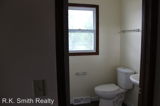 Building Photo - 1534 Barberry Dr