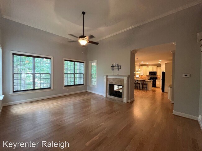 Foto del edificio - 4 br, 2.5 bath House - 332 Mill Creek Dr