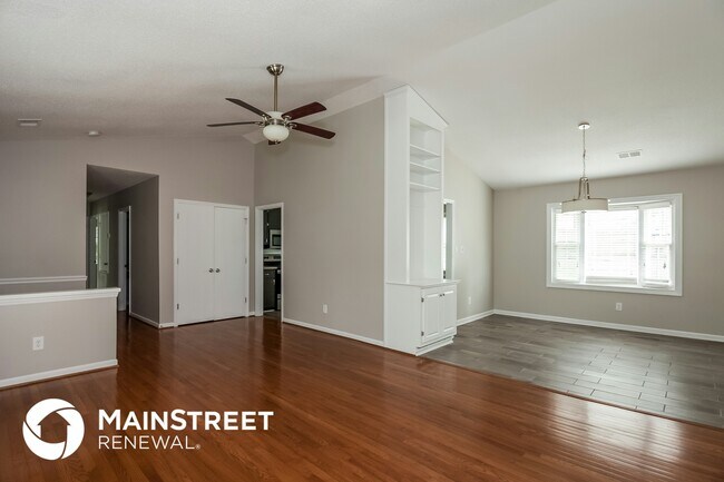 Building Photo - 9020 Louvaine Dr