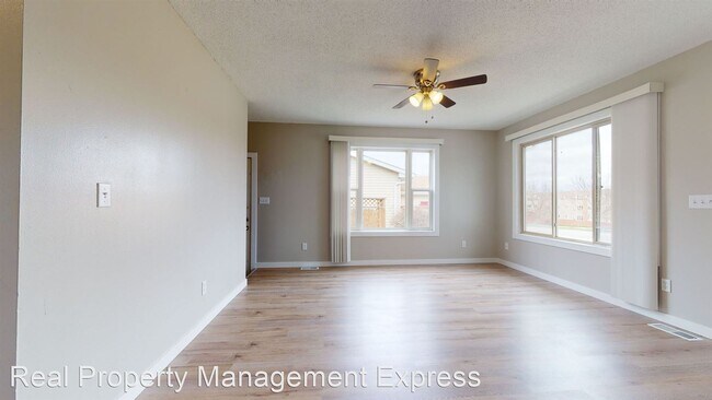 Foto del edificio - 2 br, 1 bath House - 3911 S Terry Ave