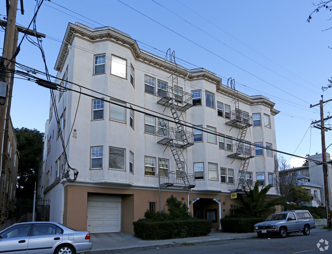 Primary Photo - Pine Knolls Apartments
