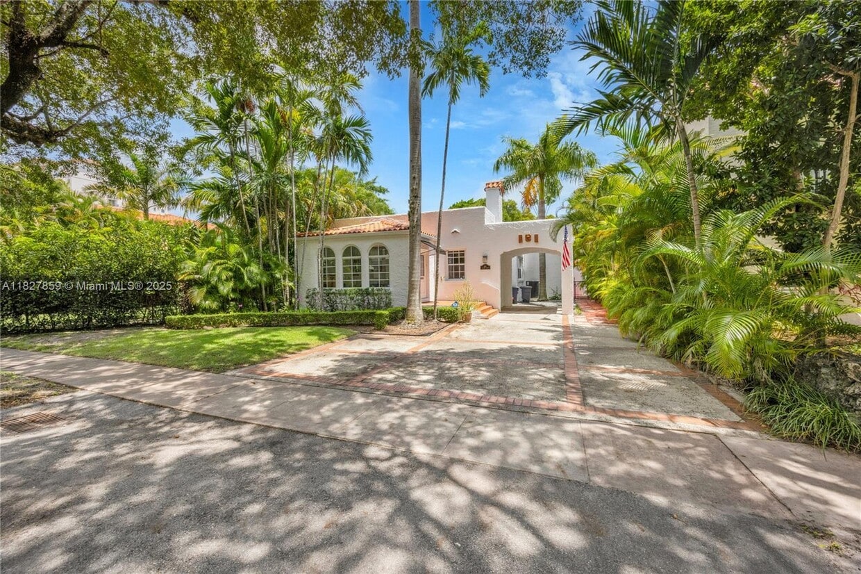 Foto principal - 410 Majorca Ave