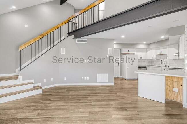Building Photo - 7318 N 43rd Ln