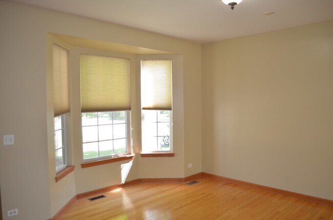 Foto del edificio - 271 E Park Ave