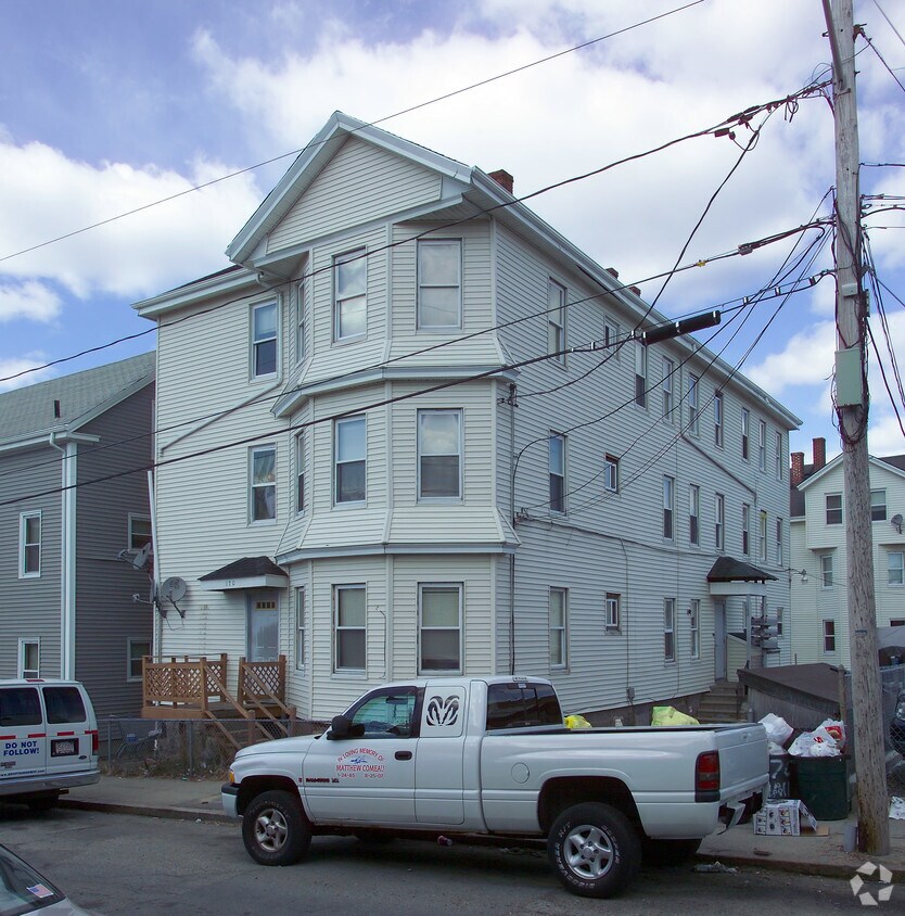Primary Photo - 170-174 Hall St