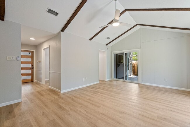 Foto del edificio - Beautiful 4 bedroom, 2 bathroom home in Northwest Austin!!!