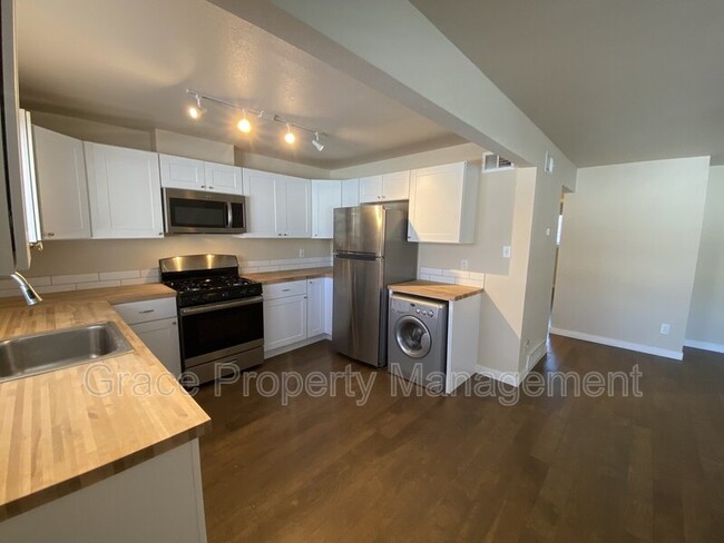 Foto del edificio - 3257 Milwaukee St