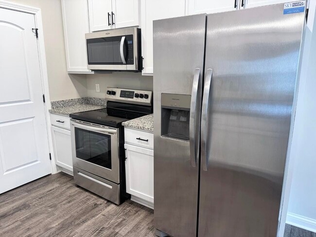 Building Photo - 6533 Fortuna Ave