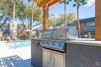 Building Photo - The Townhomes on Three