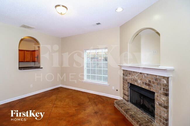 Building Photo - 10223 Macon Rd