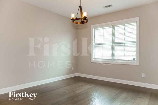 Foto del edificio - 740 Wood Lily Dr