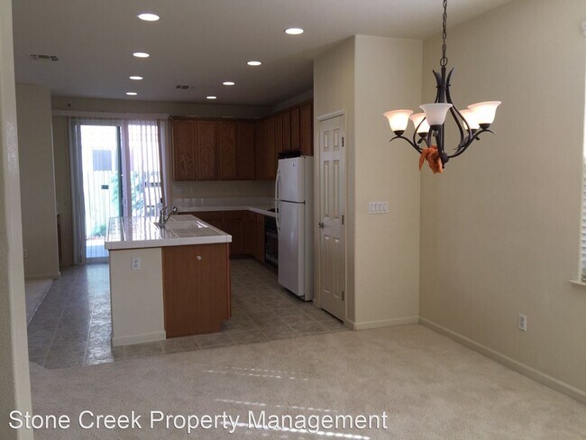 Foto del edificio - 4 br, 2.5 bath House - 1941 Mammoth Wy.