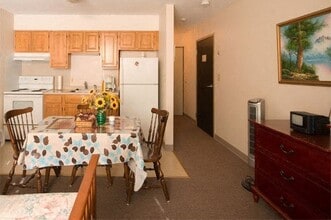 Building Photo - 144 Cabot St