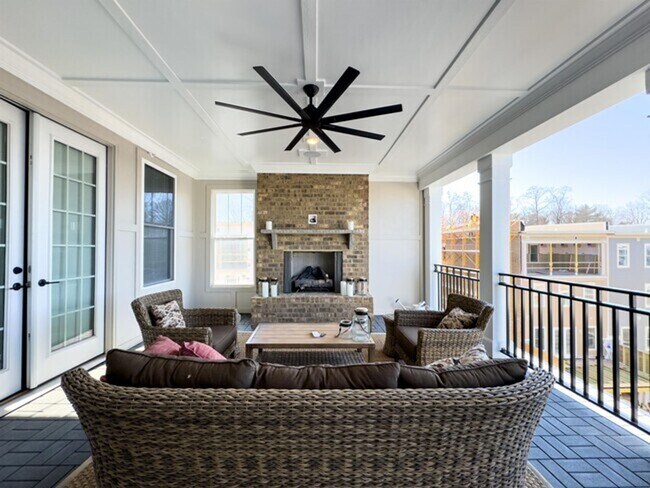 Foto del edificio - Gorgeous Townhome For Rent in the heart of...