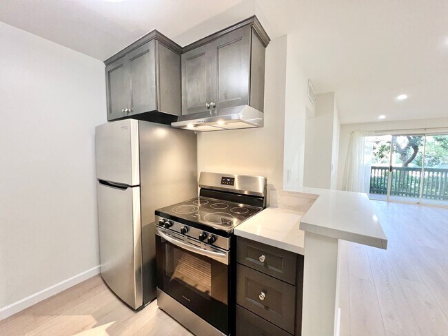 Foto del edificio - Gorgeous Stoneybrook Condo for Rent near C...