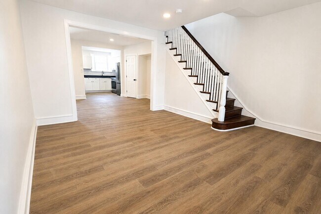 Foto del edificio - 162 W Godfrey Ave