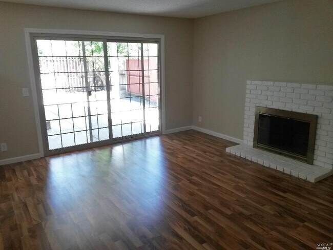 Building Photo - 395 Killingsworth Cir