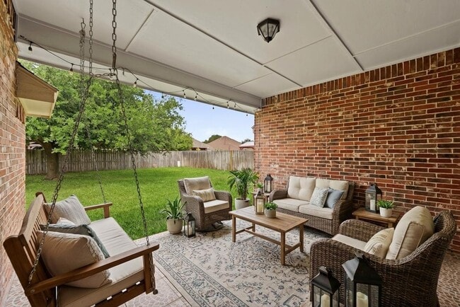 Building Photo - Spacious & Cozy Gem Near UTRGV