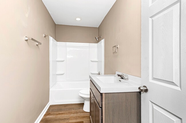 Foto del edificio - 381 Mills Ave