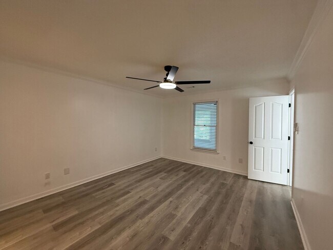 Foto del edificio - 425 Autumnwood Dr SW