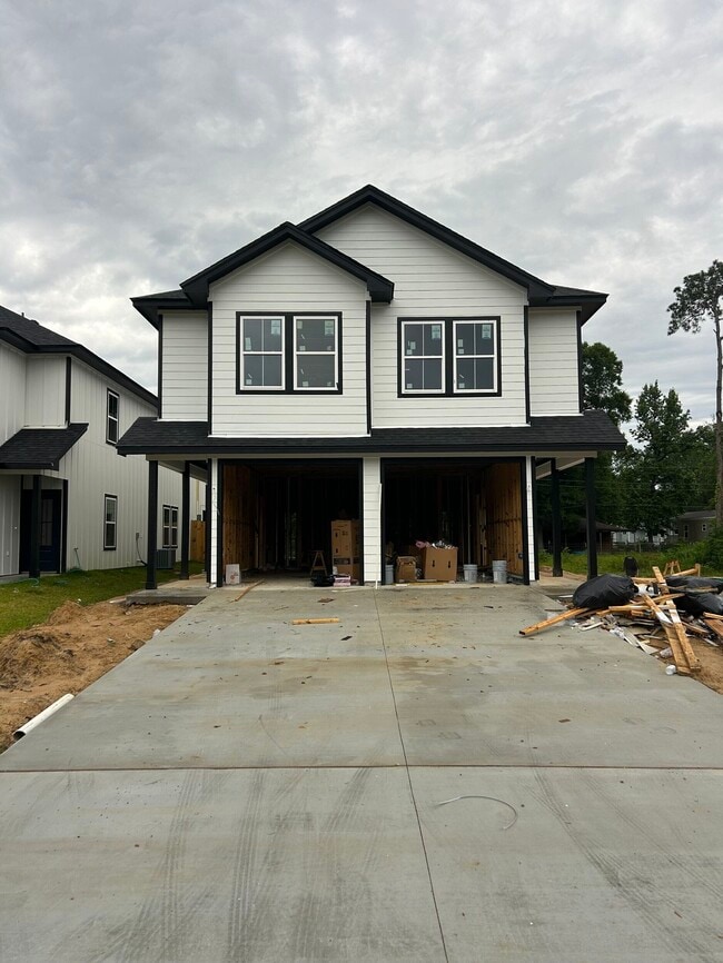 Building Photo - 8445 Harvard Dr