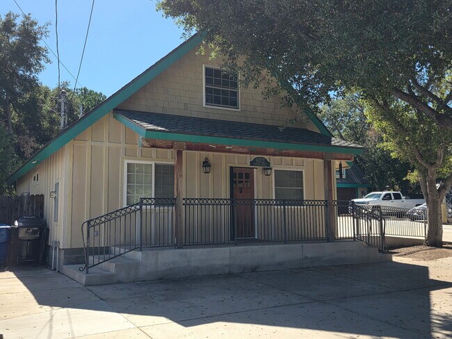 Foto del edificio - 6172 Sylvan Dr