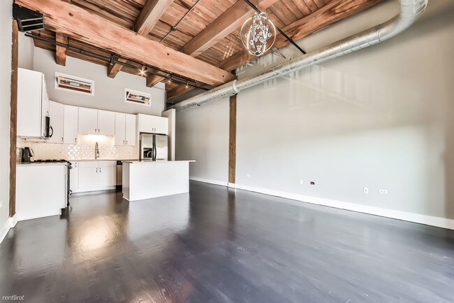 Building Photo - 1 br, 1 bath Condo - 770 W Gladys Ave Apt 407