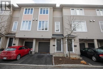 Building Photo - 122 Songbird Private