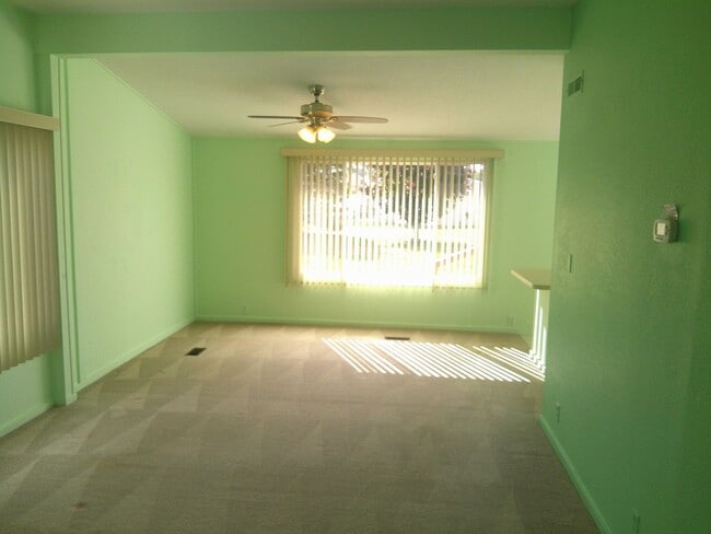 Foto del edificio - 3 bed/2 bath home w/Central Air