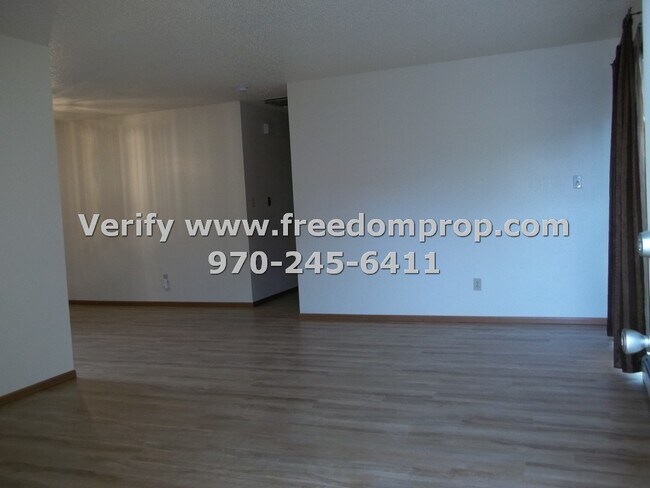 Foto del edificio - Great 2 Bedroom 2 Bath 2 Car Garage House