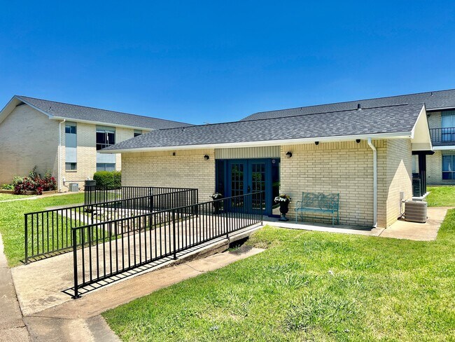 Foto del edificio - Higdon Ferry Apartments