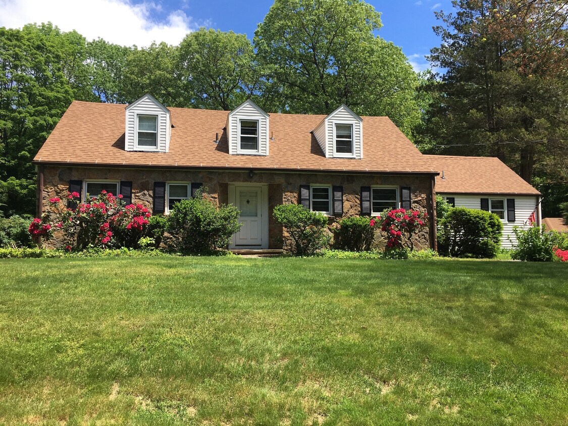 2281 Ridge Rd, North Haven, CT 06473 House for Rent in North Haven