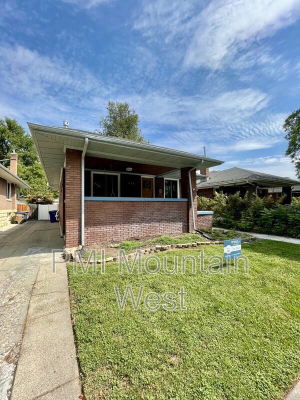 Foto del edificio - 647 Bryan Ave