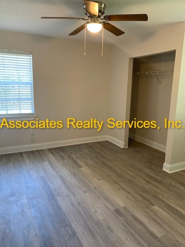 Foto del edificio - 3 bedroom home in Windsor Park!  Move in early August!