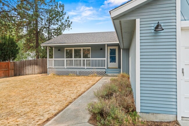 Building Photo - Single-Family Residence for rent in south ...