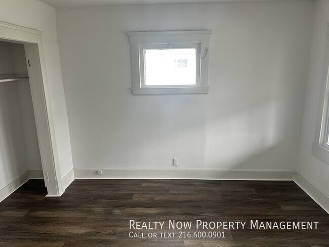 Foto del edificio - 9521 Mt Auburn Ave